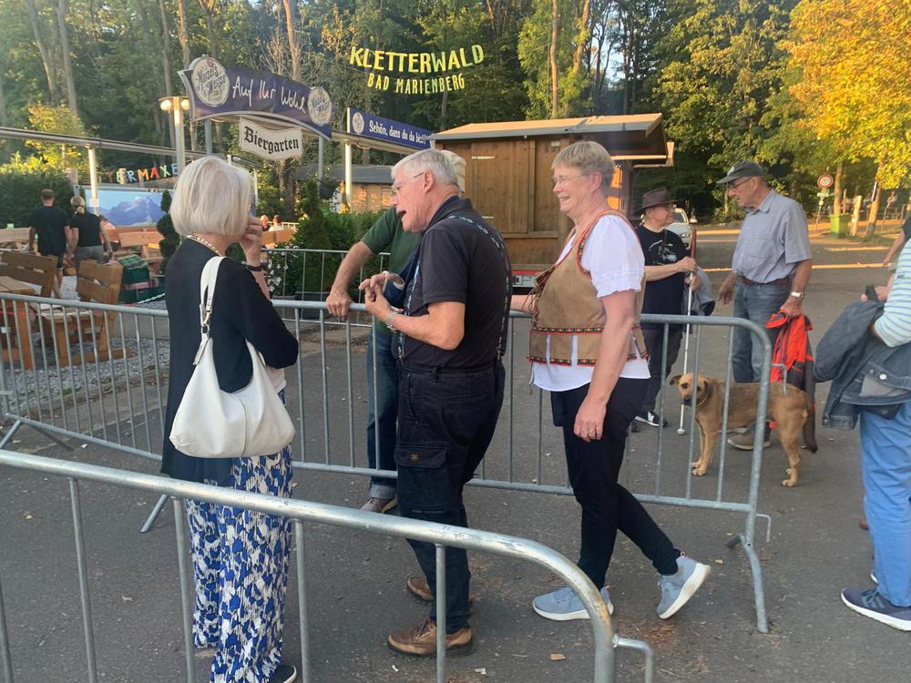 MM Dld 30_Mariette, Dick, Nelly.jpg
