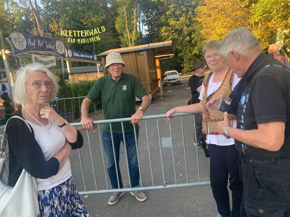 MM Dld 30_Mariette, Pieter, Nelly, Dick.jpg